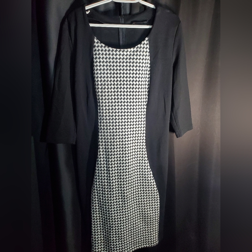 Black and White Sheath Dress with 3/4 Sleeves for Work